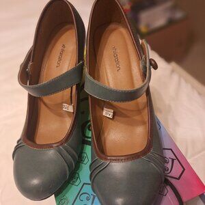 Women's Shoes